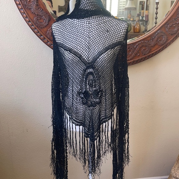 Vintage crocheted /beaded shawl - Picture 1 of 10